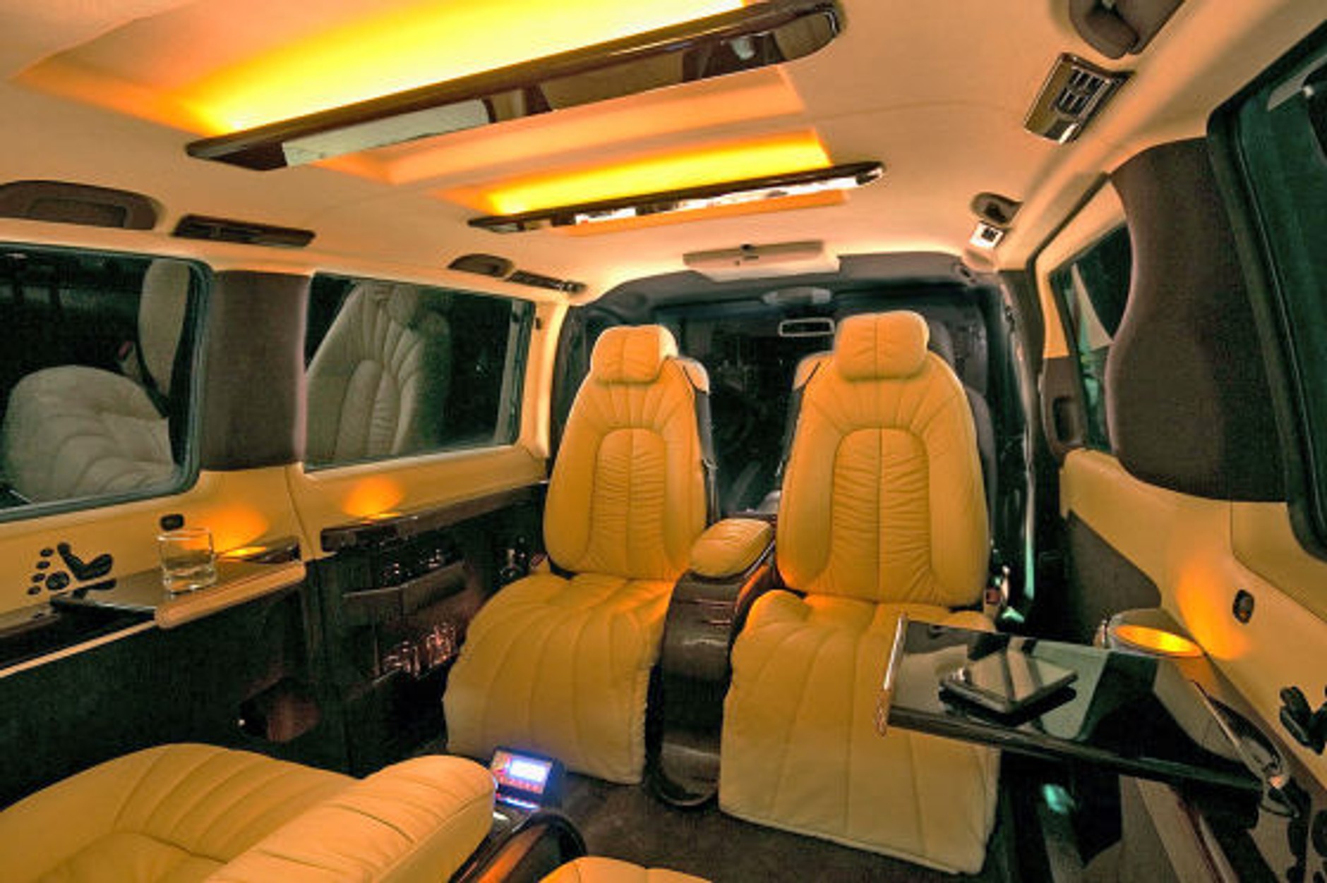 Mercedes Sprinter: biuro w vanie