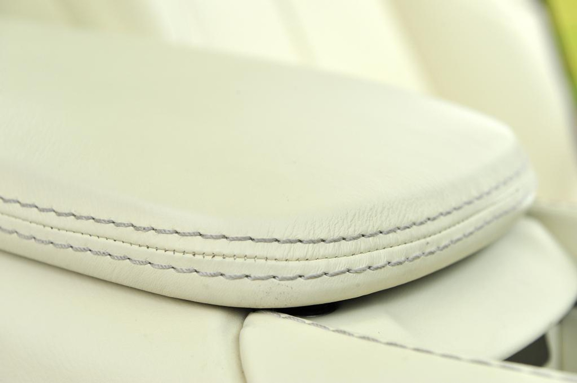 Jak jeździ Aston Martin Vanquish?