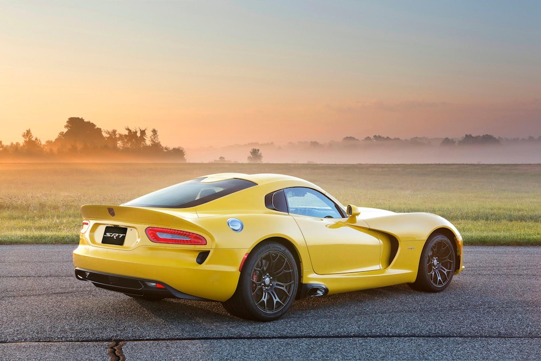 SRT Viper: amerykański drapieżnik