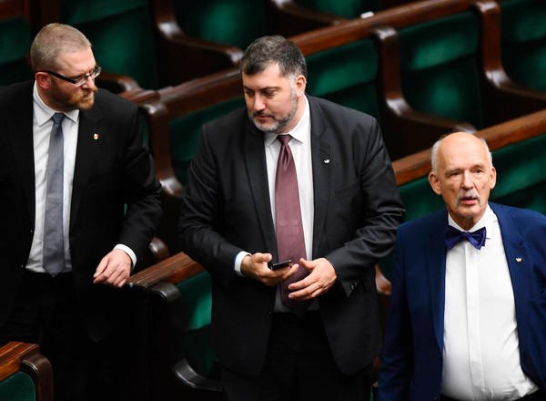 Posłowie obronią kierowców i załatwią paliwo po 3 zł
