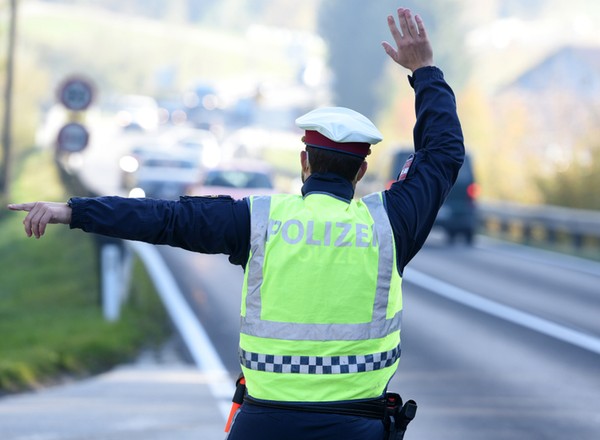 Jedziesz autem na narty do Austrii? Tylko nowe winiety uchronią cię przed mandatem