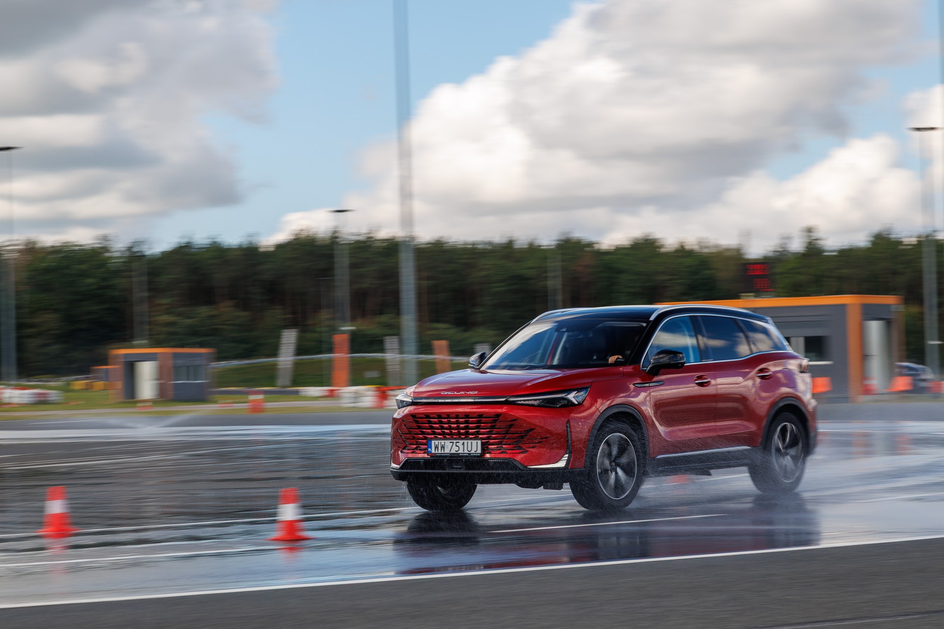BAIC 7 jako jedyny z testowanych SUV-ów miał zimowe opony