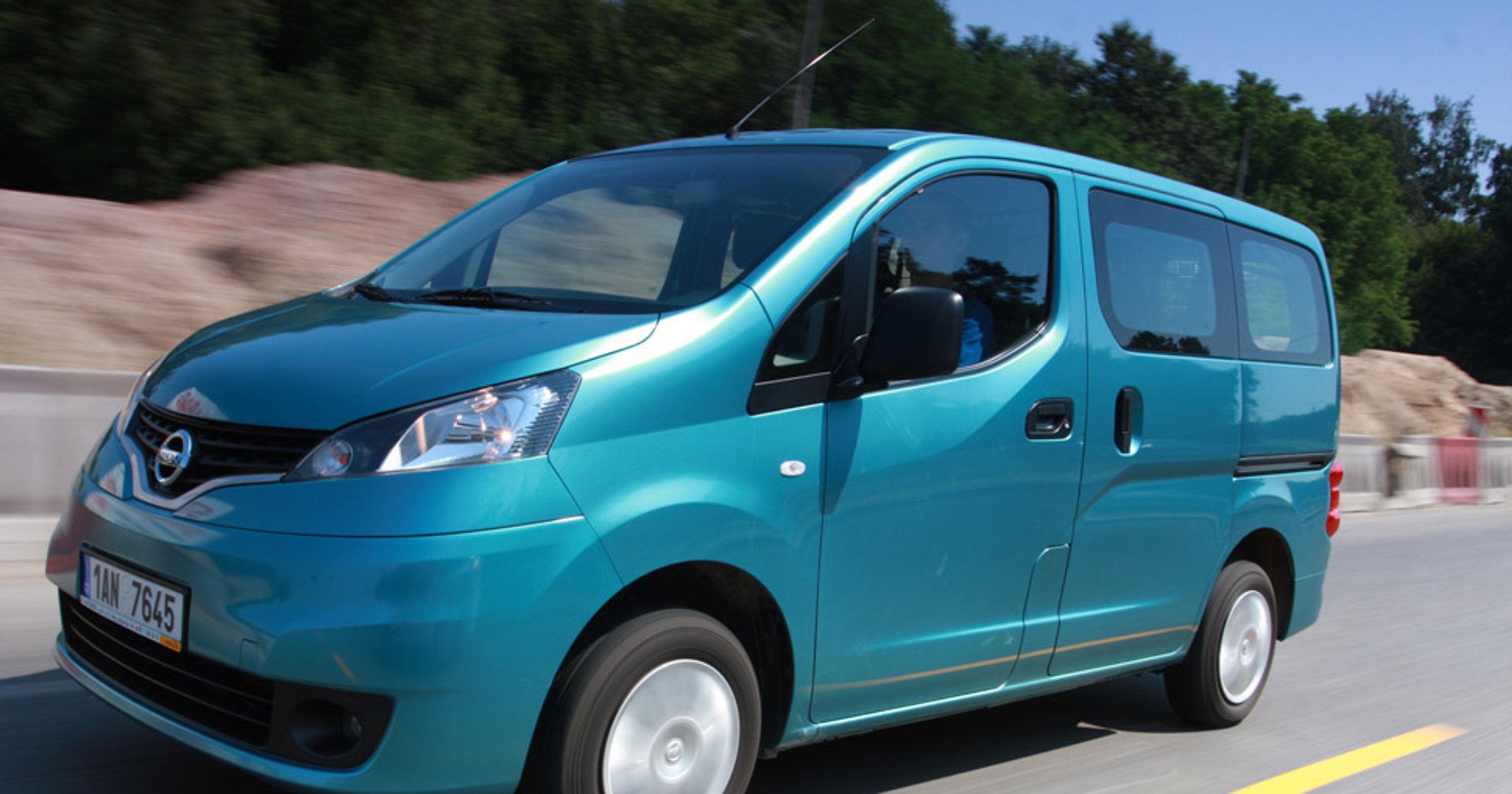 Nissan NV 200: nie rodzinny van, lecz typowy dostawczak