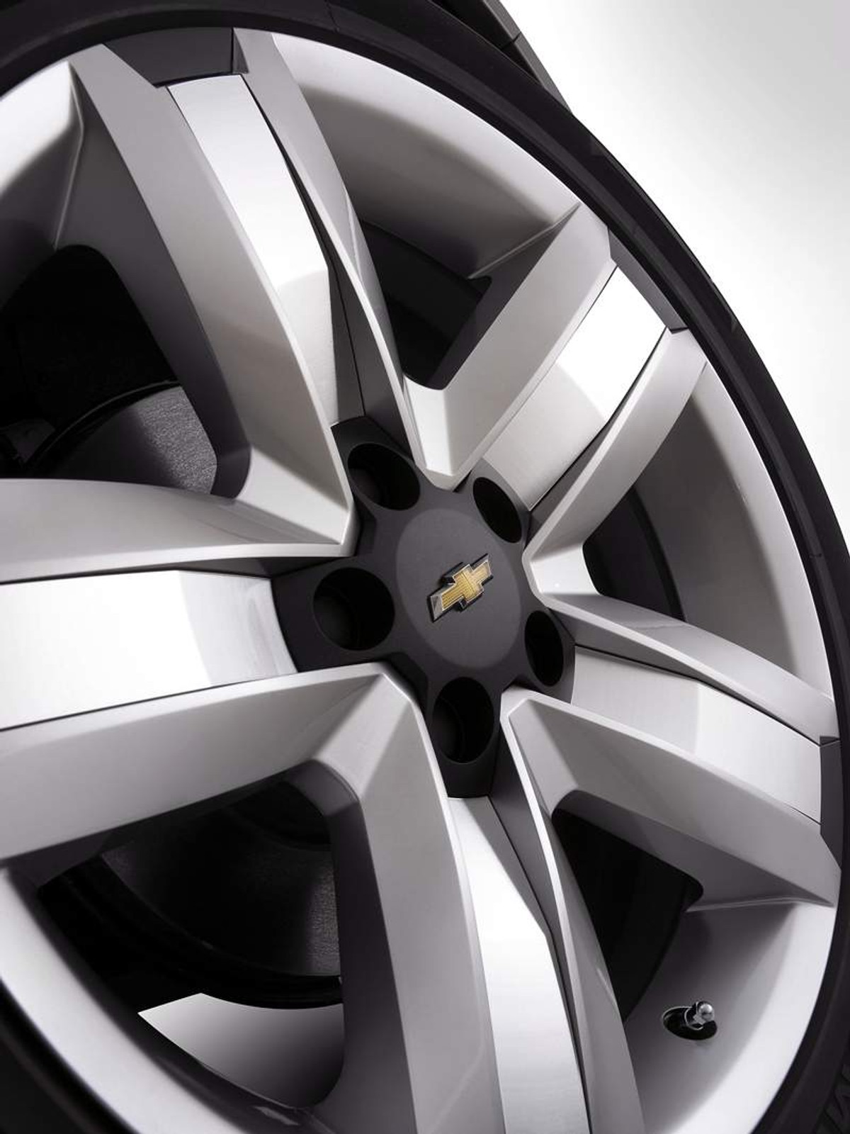 Paryż 2008: Chevrolet Orlando - nowe zdjęcia siedmiosobowego konceptu