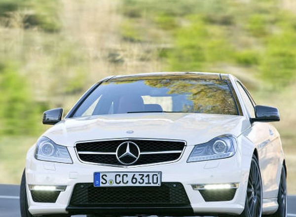 Mercedes C63 AMG Coupé – rodzina w komplecie