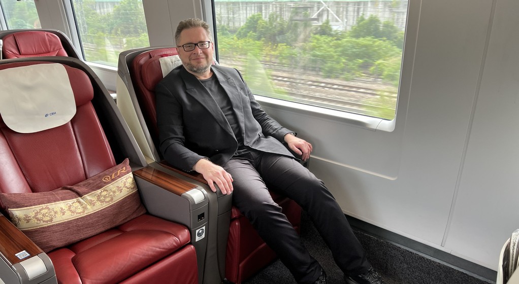 Superszybki chiński pociąg CRH3