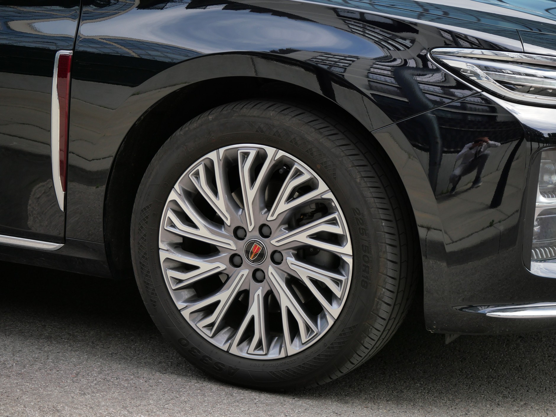 Hongqi H5 Deluxe