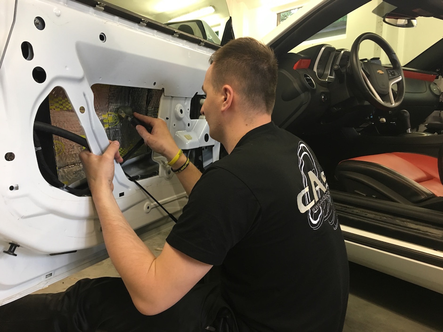 Wygłuszanie samochodu krok po kroku - radzimy, jak zrobić to dobrze