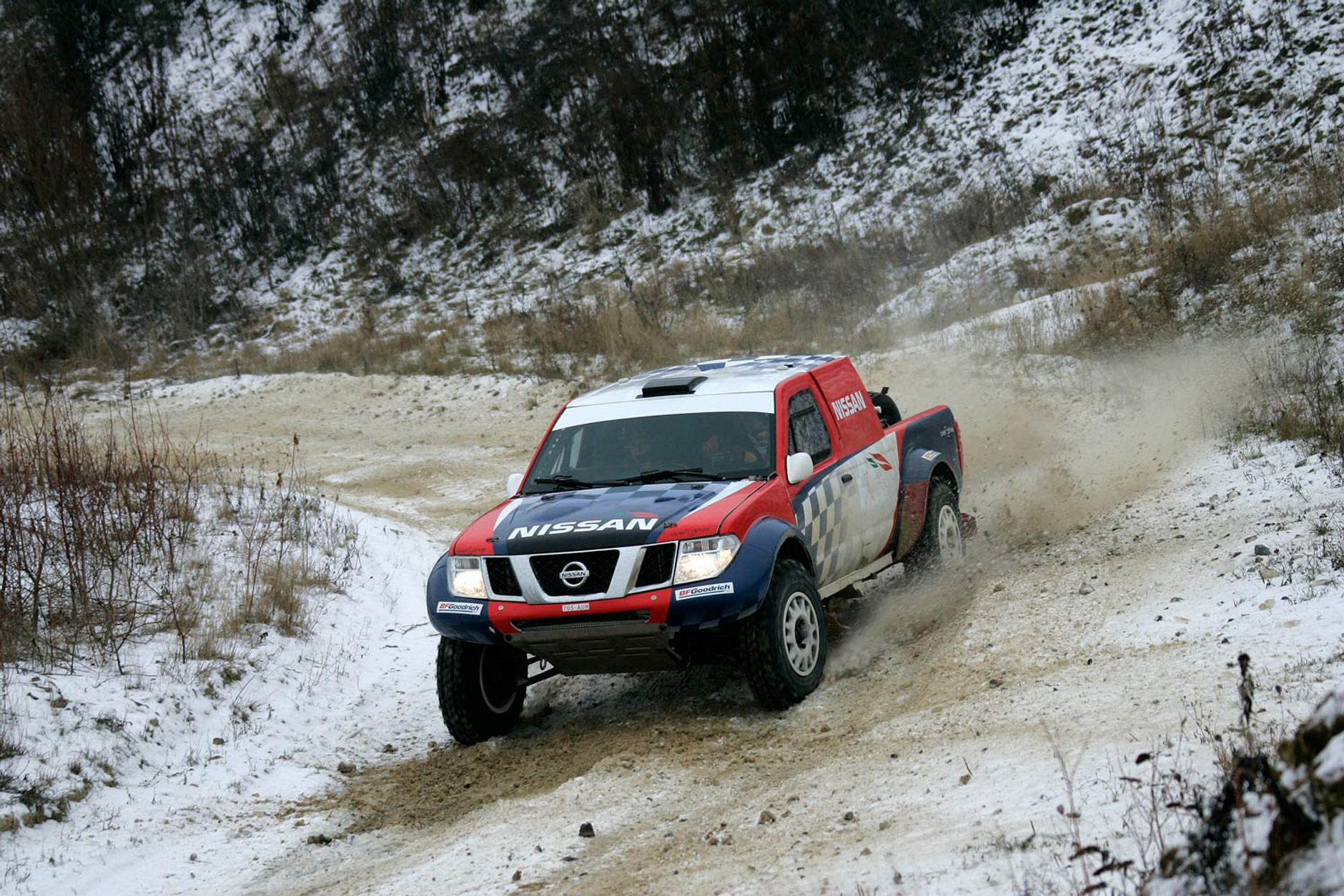 Rajd Dakar 2011: Nani Roma w Nissanie Krzysztofa Hołowczyca (galeria Rallyworld©Willy Weyens)