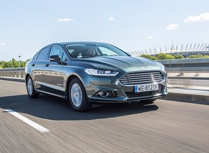 Ford Mondeo Hybrid - ciemna strona oszczędzania