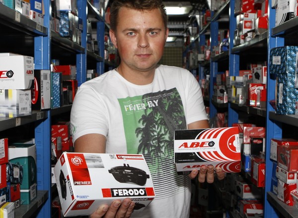 Ceny części: auta segmentu C I Najdroższe „japończyki”
