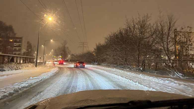 Jazda w dużym śniegu/zima