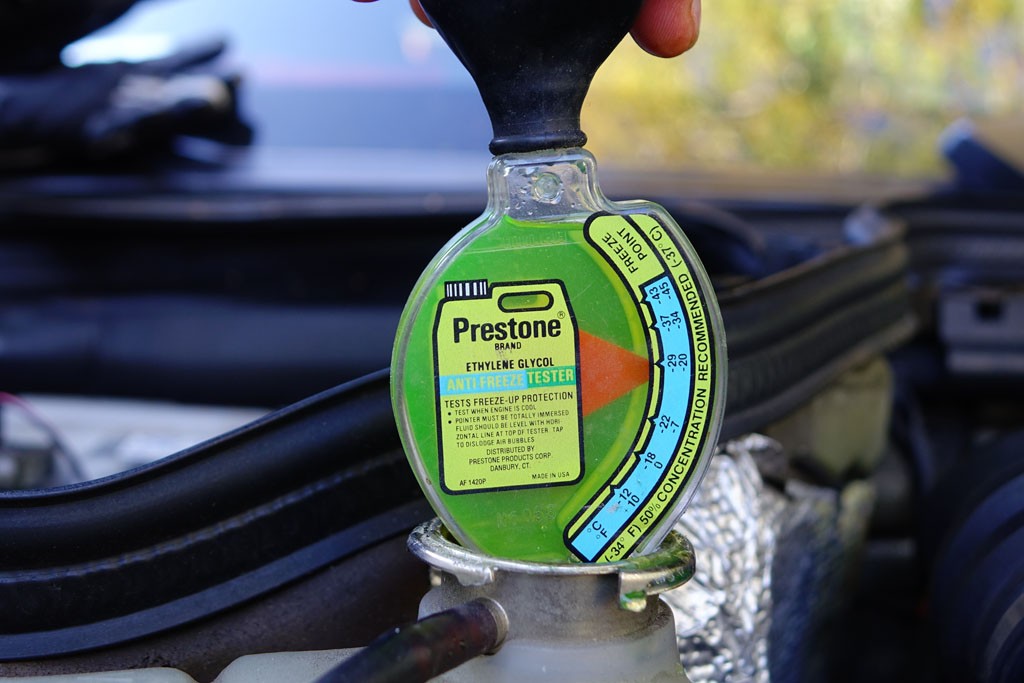 Sprawdzanie temperatury zamarzania płynu