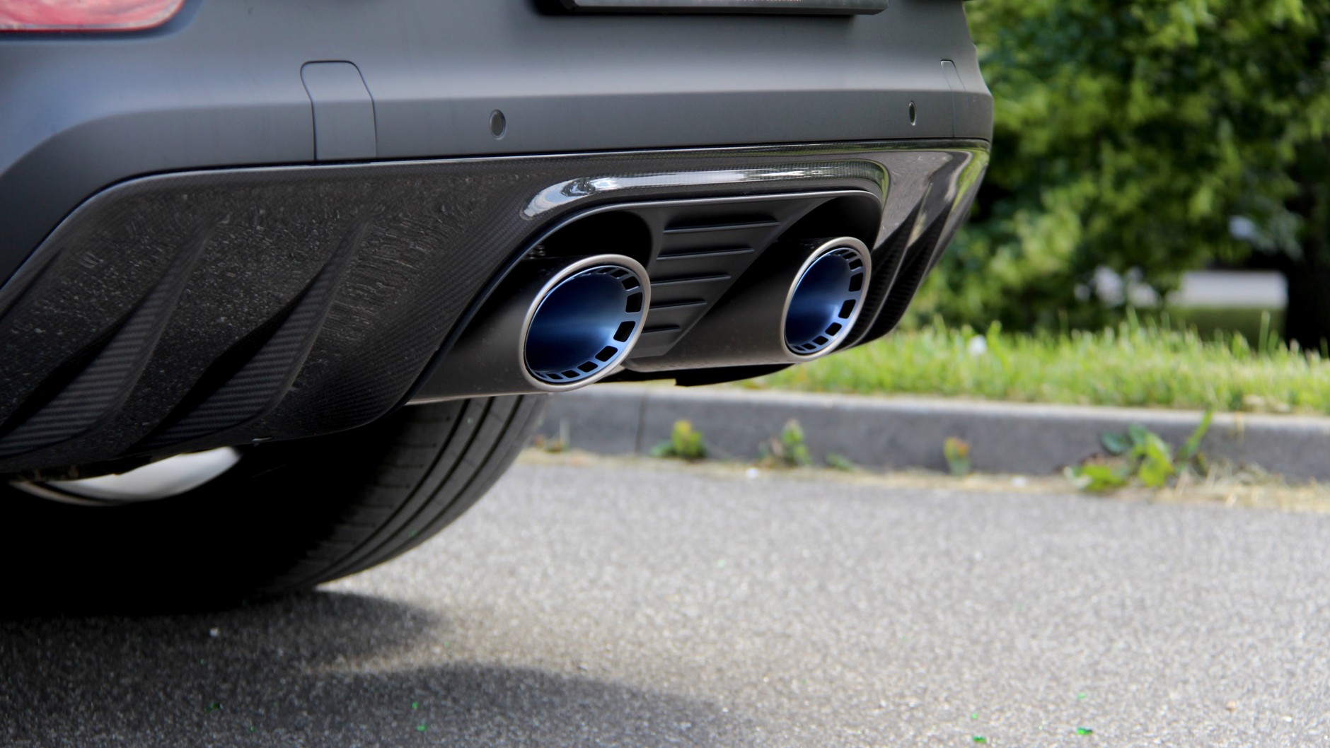 Porsche Cayenne Turbo E-Hybrid Coupe z pakietem GT