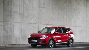 MG ZS Hybrid+. Najtańszy hybrydowy SUV na rynku ma w sobie coś z Poloneza