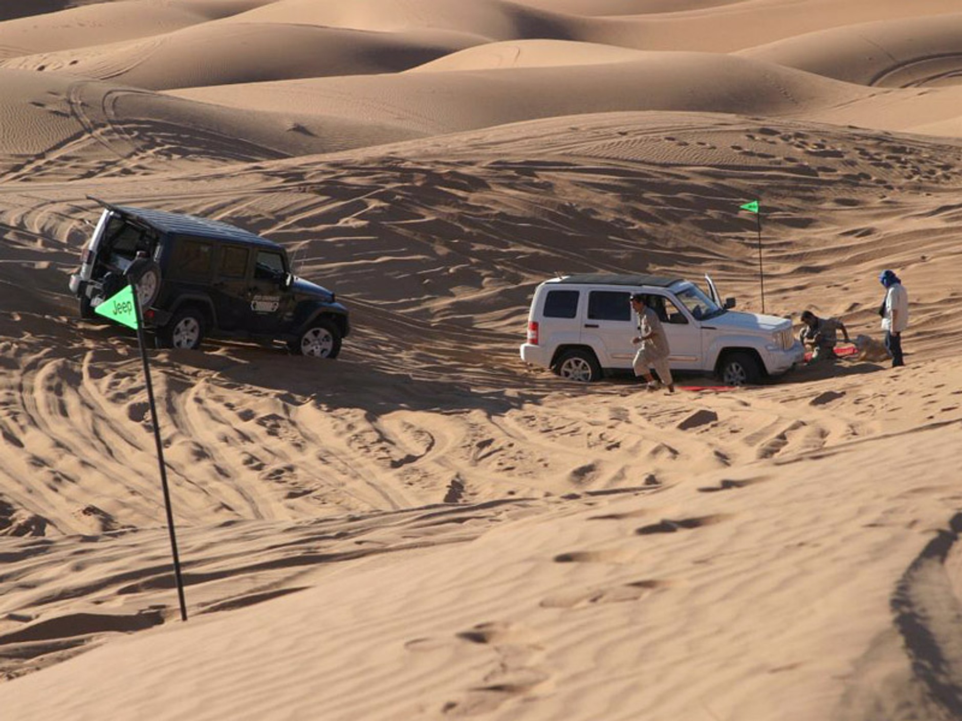 Jeep Cherokee na trasie Dakaru – pierwsze wrażenia z jazdy