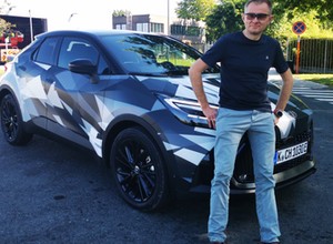 Jeździłem nową Toyotą C-HR Plug-in Hybrid. Można już zamawiać, ale czy warto?