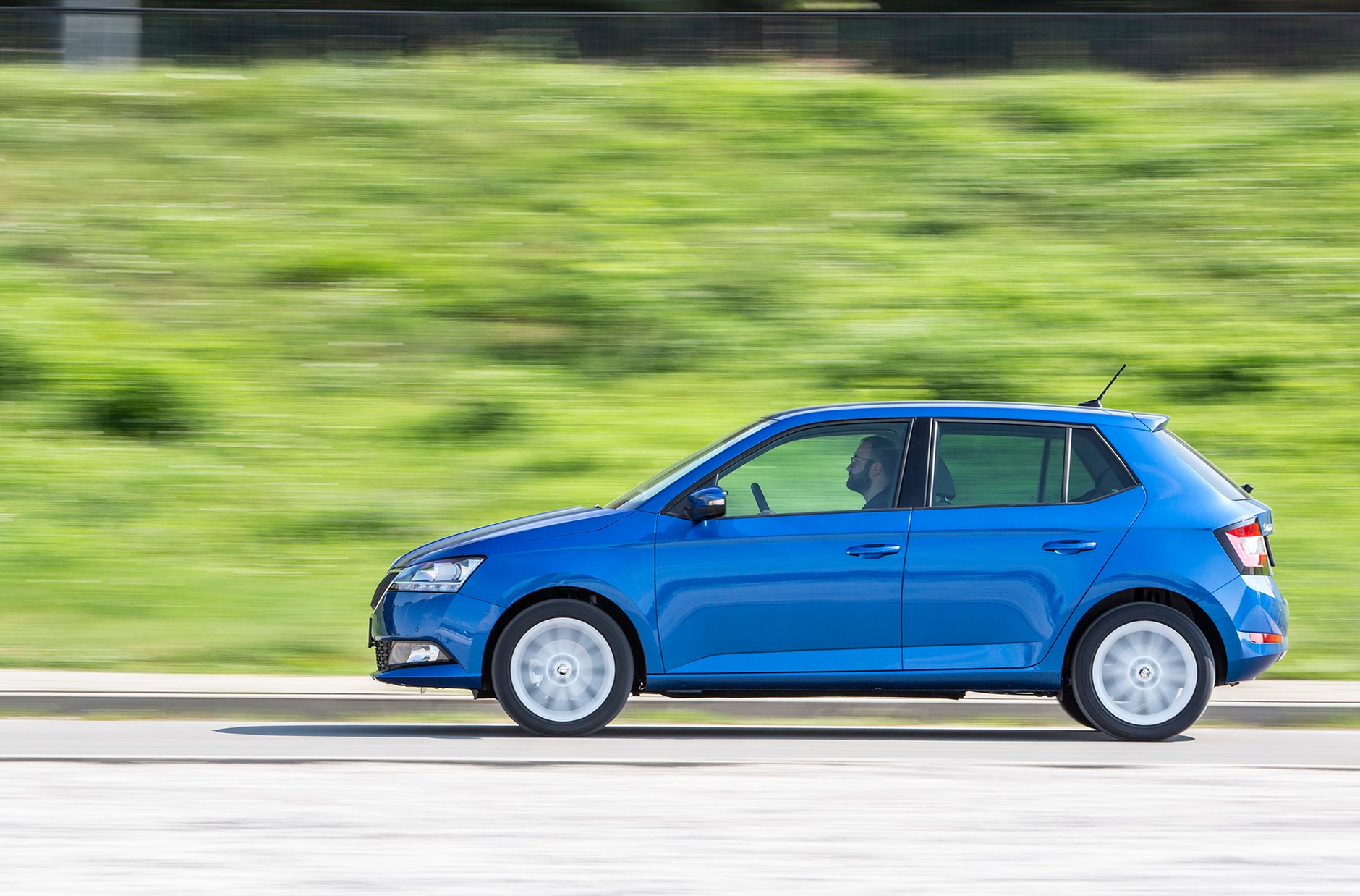 Skoda Fabia 1.0 MPI - jak jeździ z podstawowym benzyniakiem?