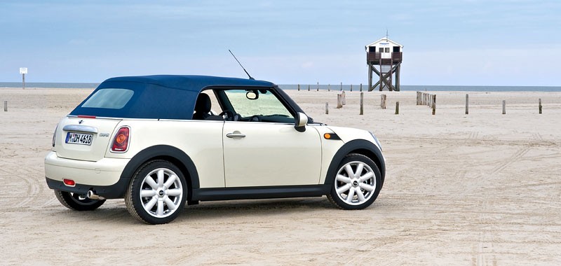 Detroit 2009: premiera światowa Mini Cabrio