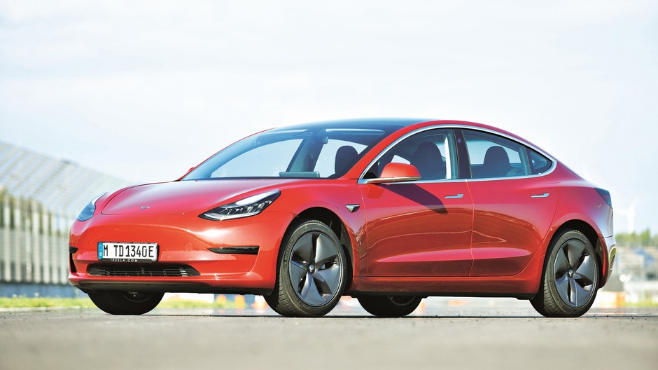 Tesla 3 – od 195 490 zł