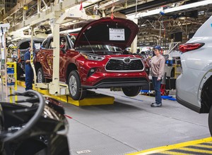 Kryzys w branży motoryzacyjnej - powodem brak półprzewodników, nie mniejszy popyt