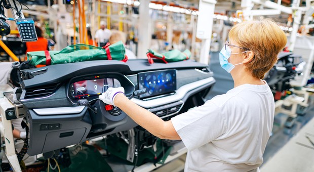 Faurecia i Hella łączą się. Powstał siódmy co do wielkości producent części motoryzacyjnych
