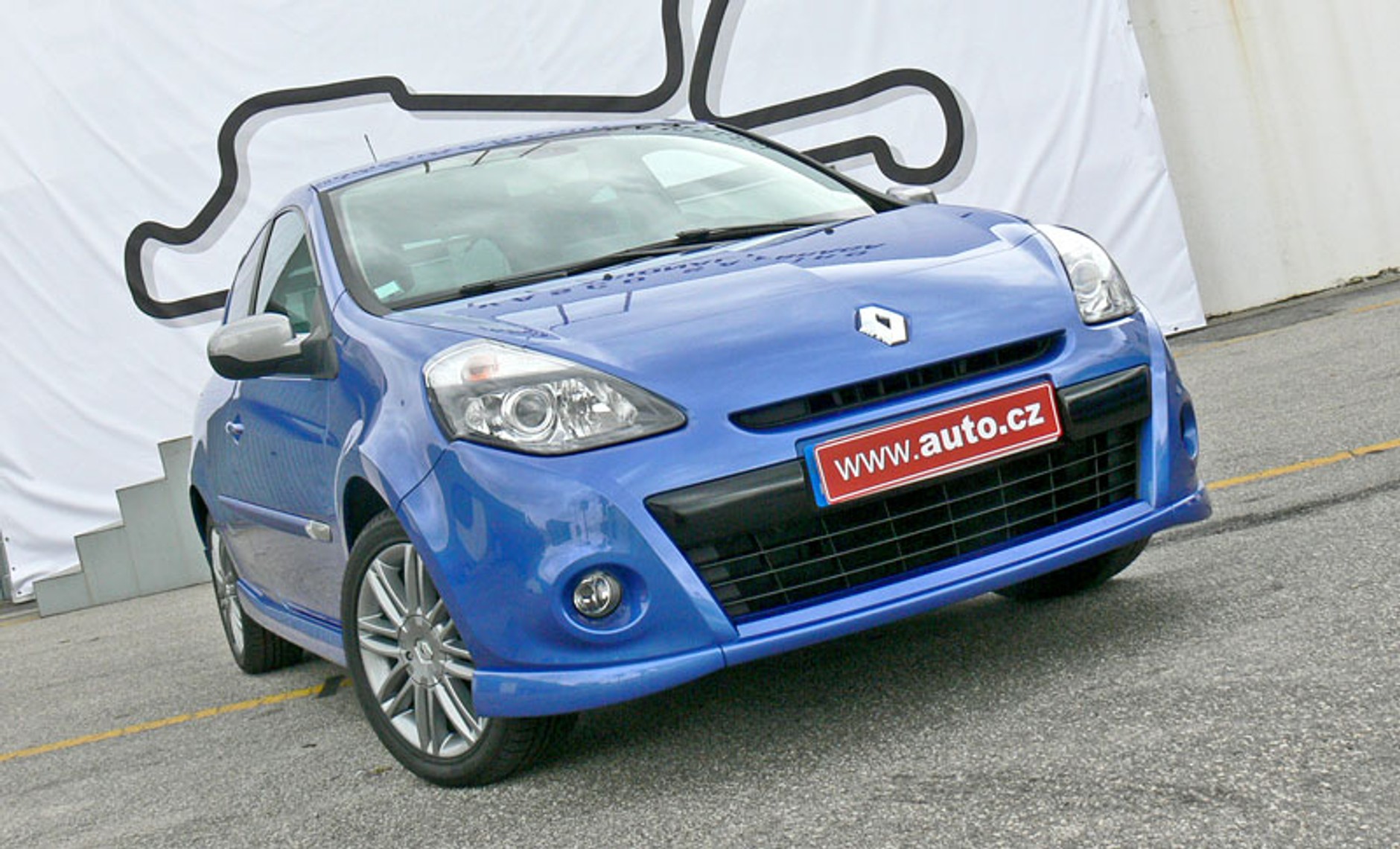 Renault: nowe Clio wkracza do salonów w Polsce (ceny)