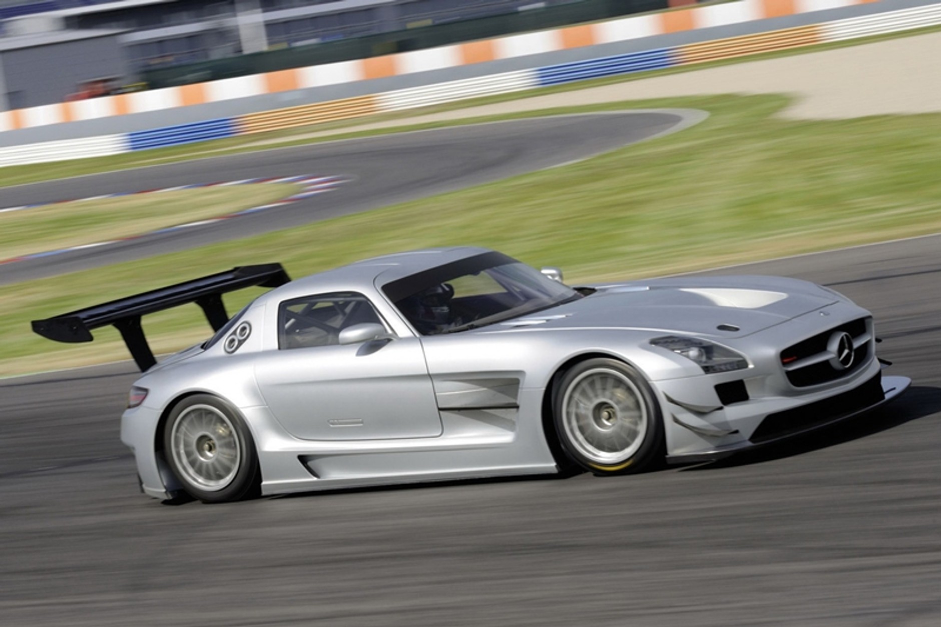 Mercedes SLS AMG GT3 – tylko na tor, a do tego za horrendalne pieniądze