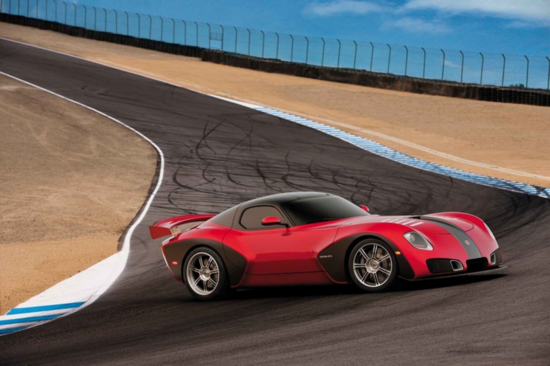 Kim jest ta kobieta? I co to za auto?