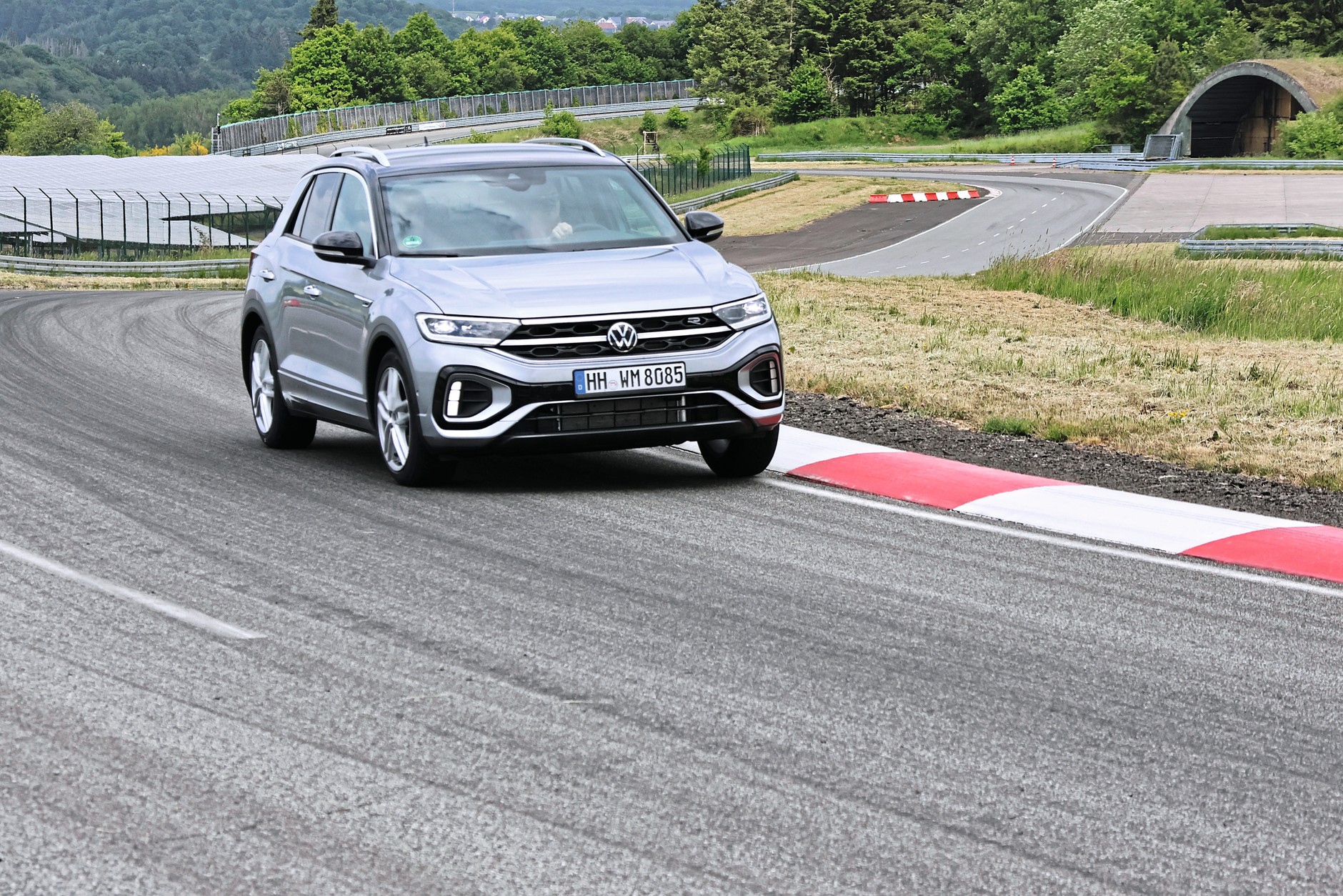 Test opon całorocznych do SUV-ów 2025