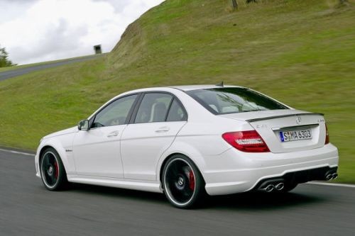 Mercedes C63 AMG 2011 lifting