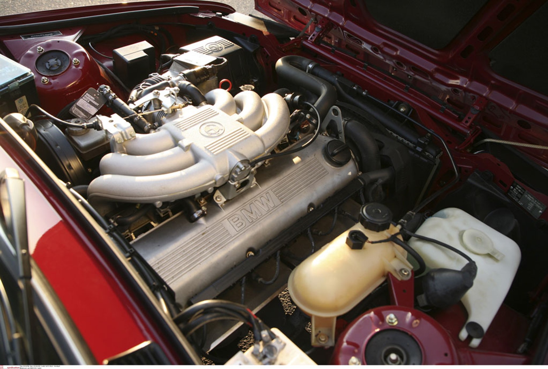 BMW E30 Cabrio - Czas na rekreację w klasycznym stylu