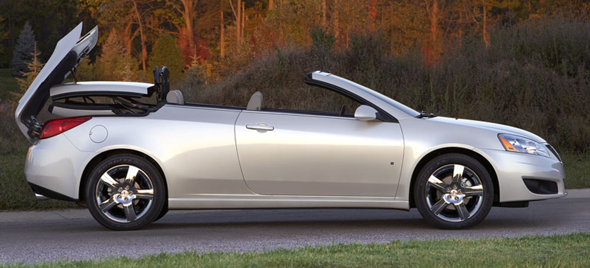 Los Angeles 2008: Pontiac G6 – facelifting na rok modelowy 2009