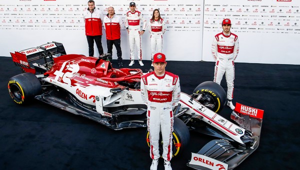 Zespół Roberta Kubicy odsłonił nowy bolid