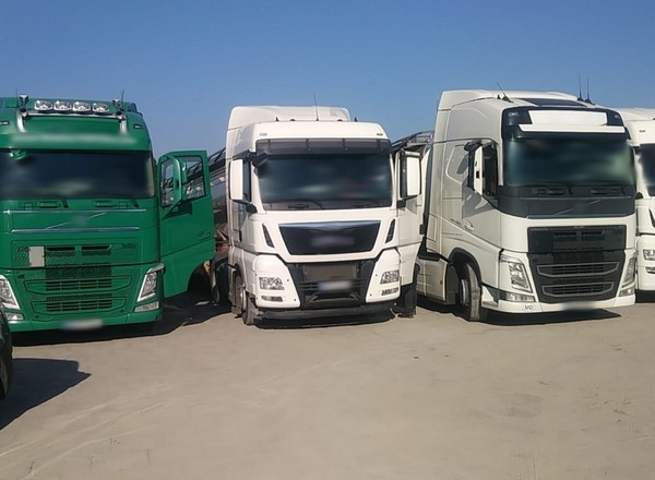Pięć skontrolowanych ciężarówek - pięć "trafień" i 60 tys. zł kary