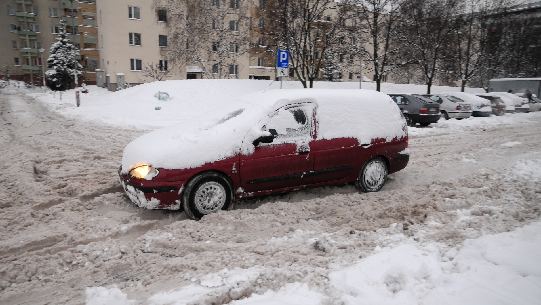 Jazda nieodśnieżonym autem to nawet 500 zł mandatu