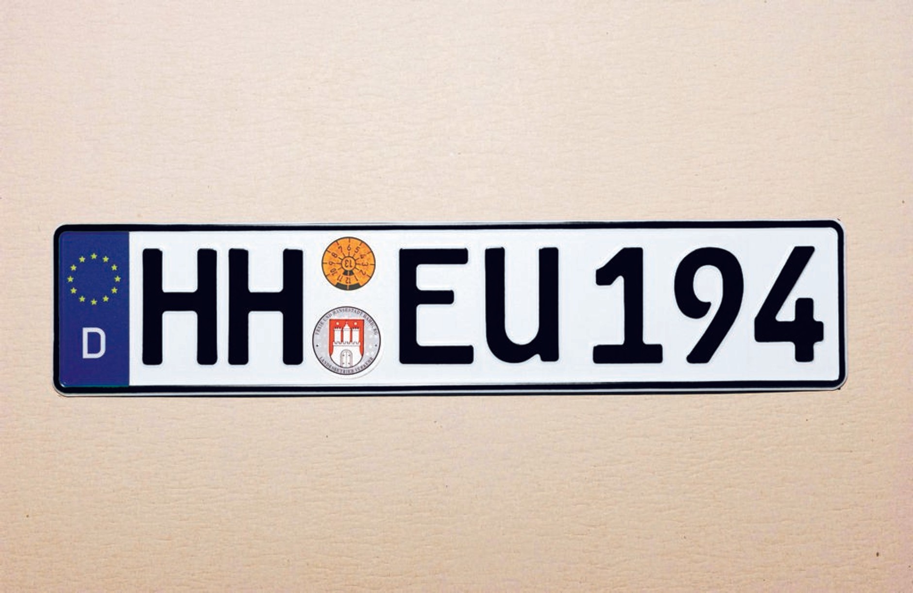 Uwaga, fałszywe tablice rejestracyjne!