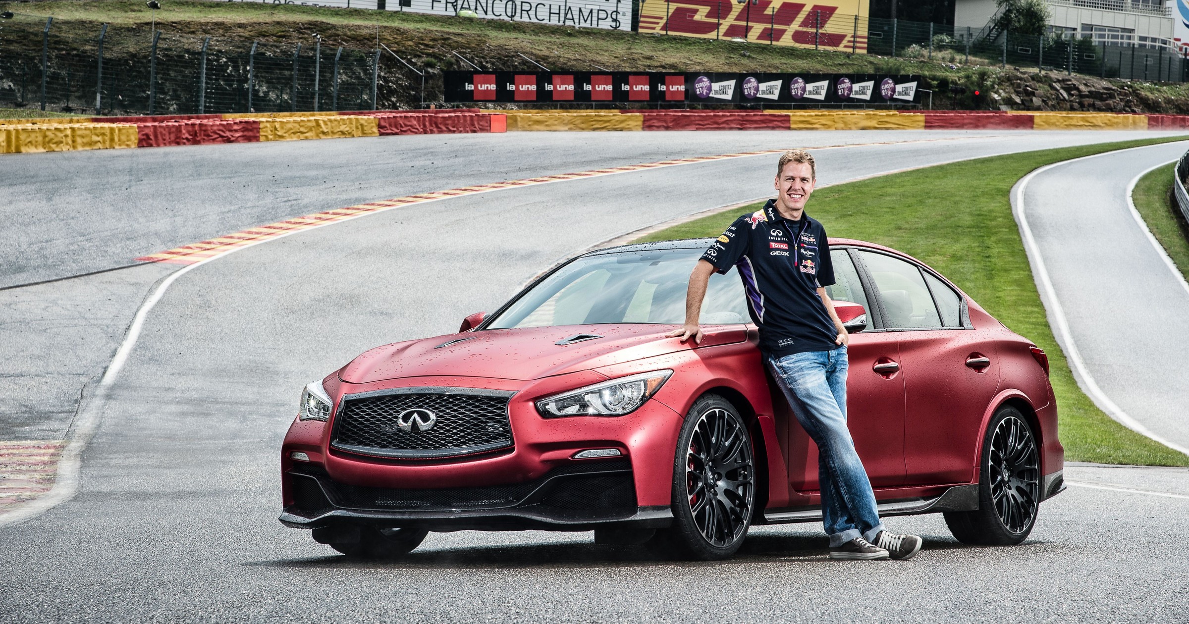 Q50 Eau Rouge na Eau Rouge