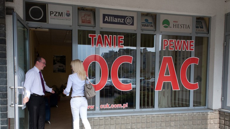 Jak tanio ubezpieczyć samochód?