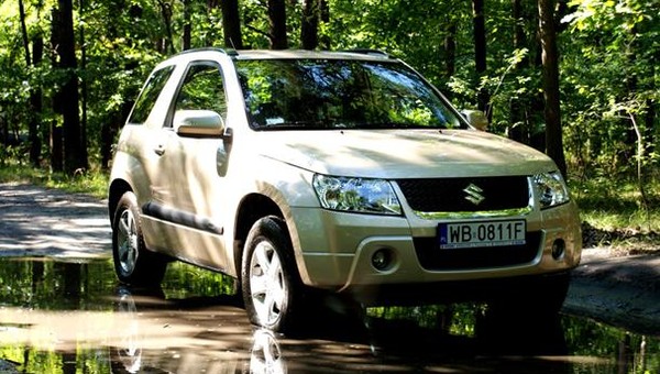 Suzuki Grand Vitara 2.4 VVT - SUV, co się terenu nie boi!