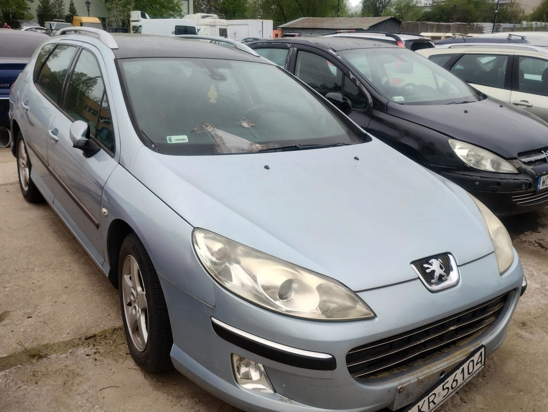 Porzucone samochody oferowane na sprzedaż przez ZDM Warszawa