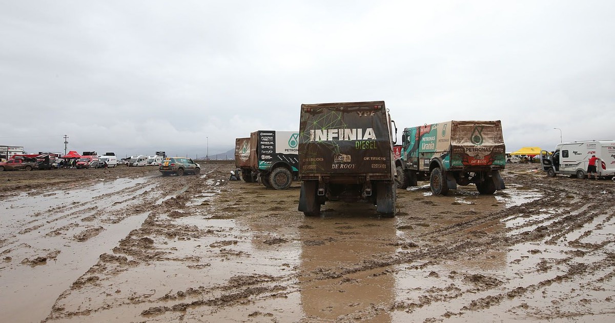 Rallye Dakar 2017 - tak wyglądał biwak po ulewnym deszczu