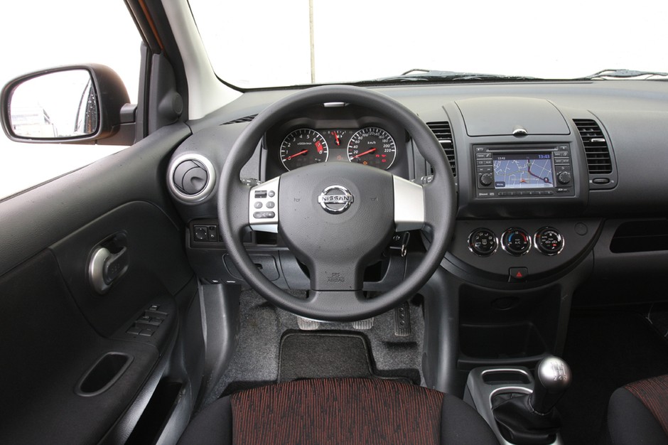 Nissan Note - Wąski, długi i wysoki