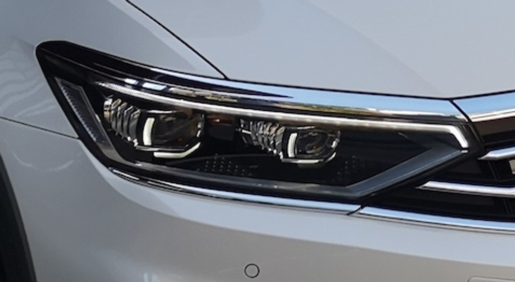 światła w samochodzie