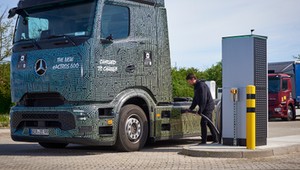 Pokonali "barierę dźwięku" podczas ładowania. Mercedes-Benz przekroczył 1000 kW