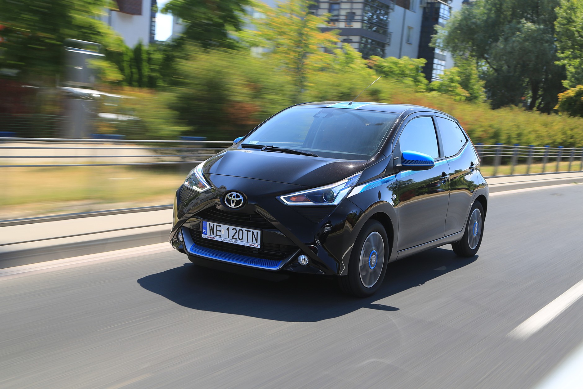 Toyota Aygo 1.0 - jak jeździ najpopularniejsze nowe miejskie auto?