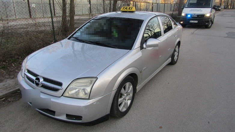 Taksówką na łysych oponach i bez ważnych badań