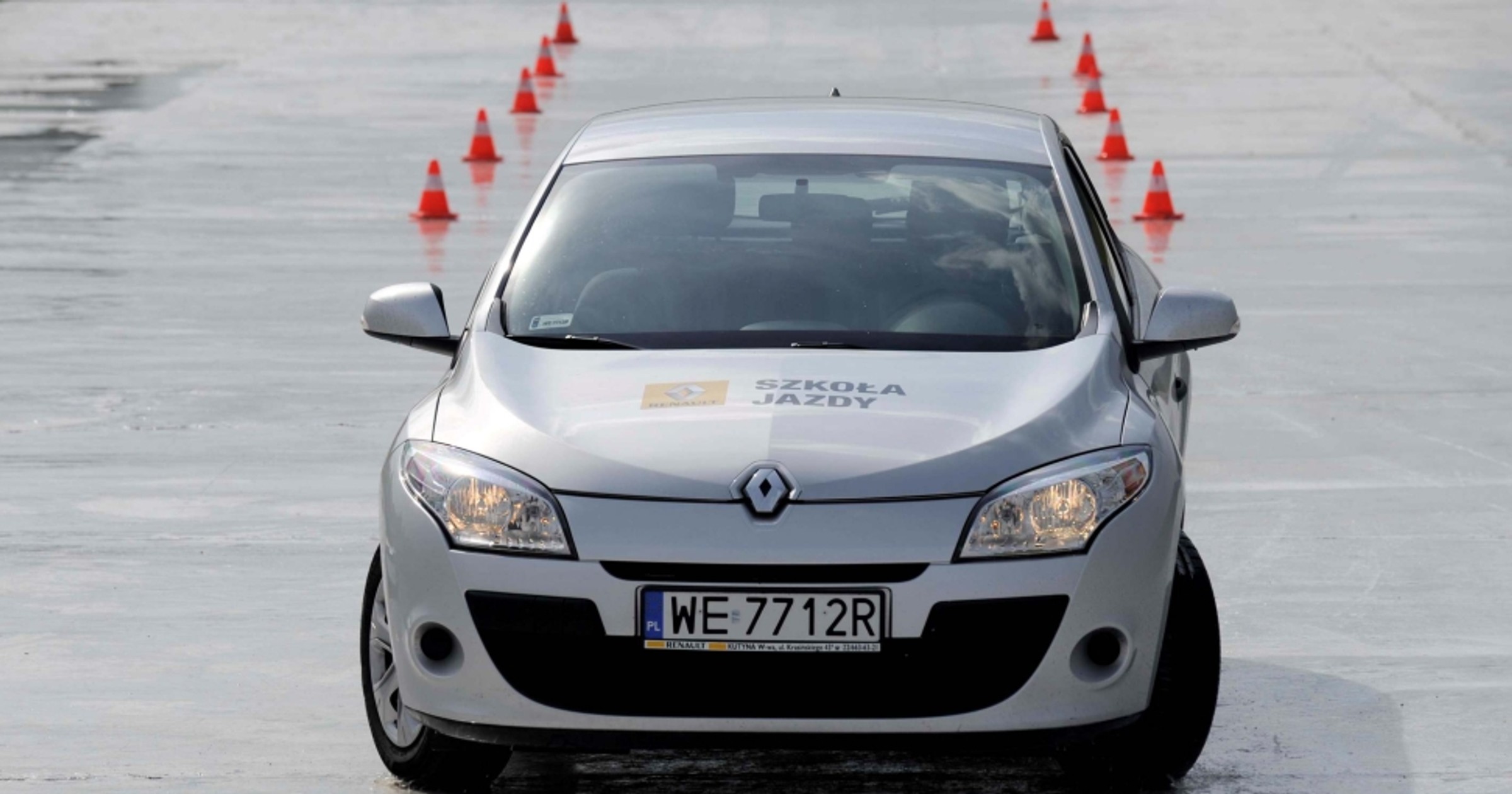 Szkoła jazdy Renault - Jesienne przymrozki na drogach