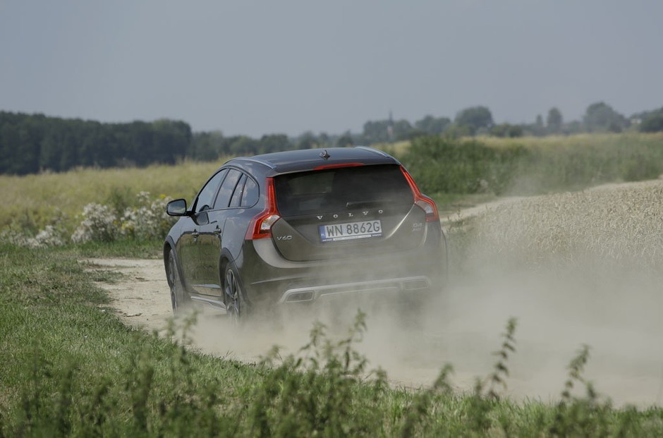 Za ładne na dziurawe drogi - test Volvo V60 Cross Country