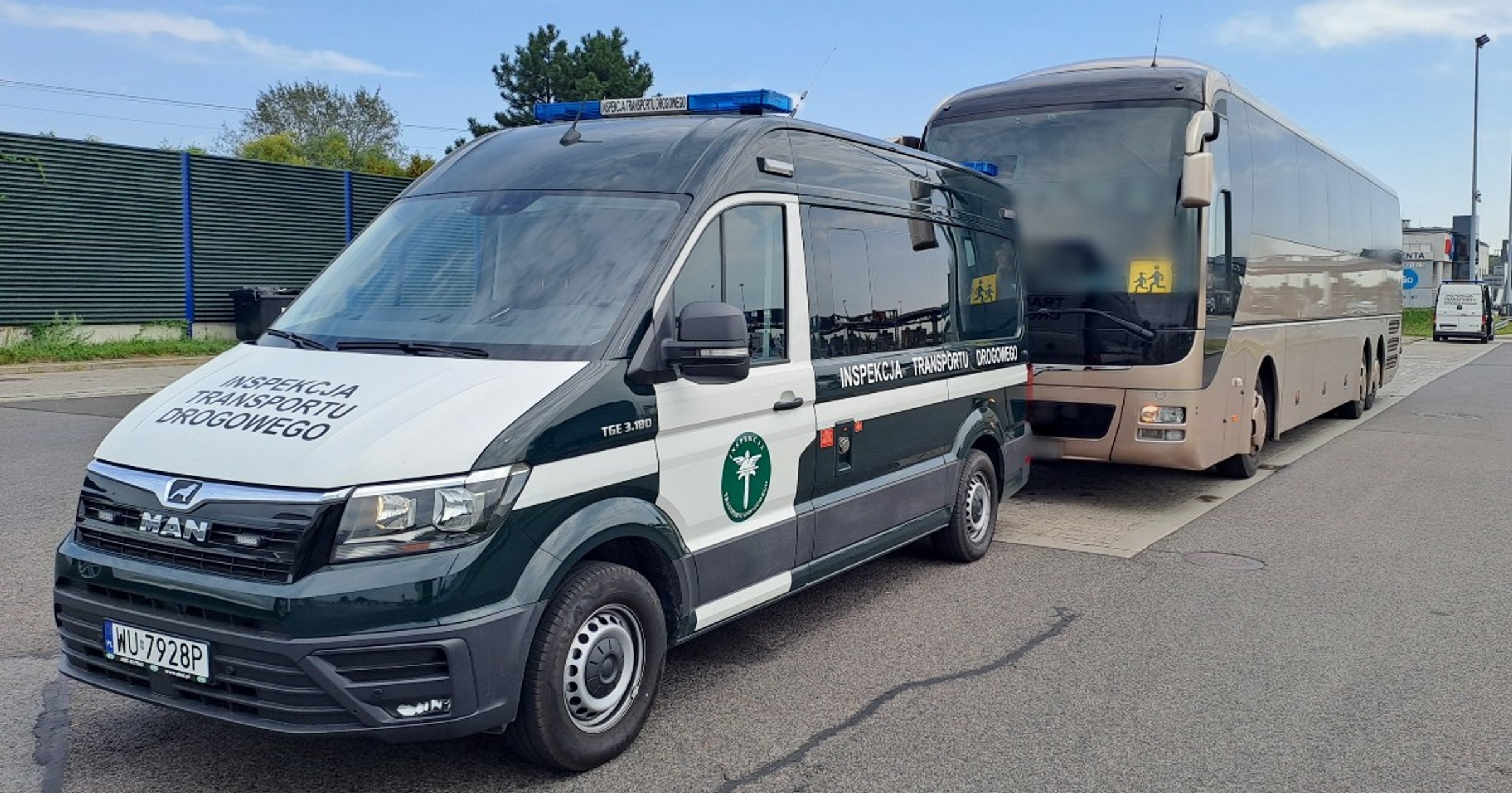 Naraził na niebezpieczeństwo 40 dzieci. Autobus i kierowca miał problemy